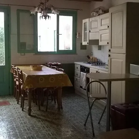 Oda ve Kahvaltı Sardinia Eco Vegan House *